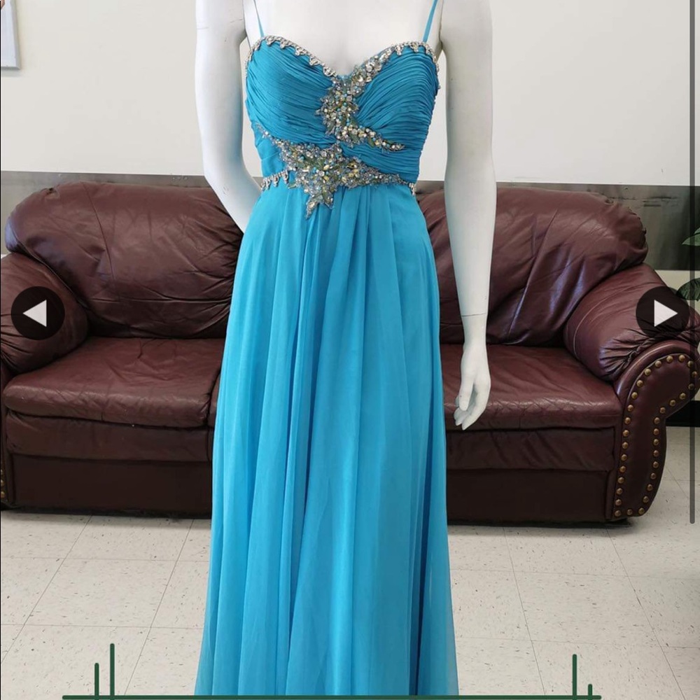 Long blue prom/formal dress gown